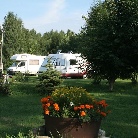 Laucu Akmens Hotel Skulte  Buitenkant foto