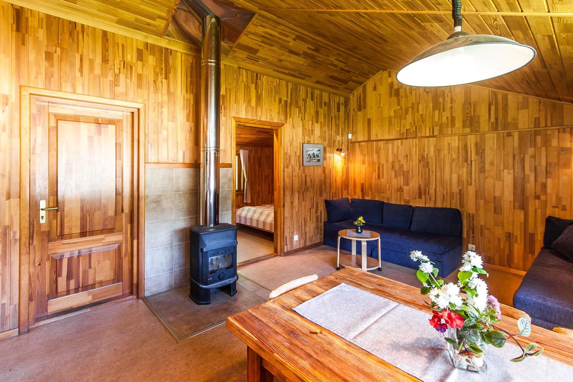 Laucu Akmens Hotel Skulte  Kamer foto