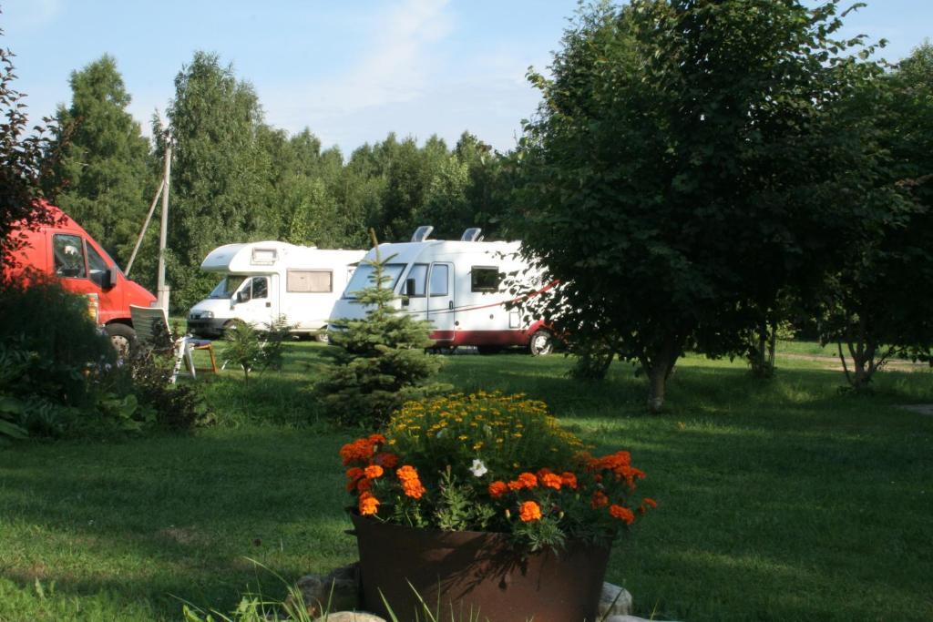 Laucu Akmens Hotel Skulte  Buitenkant foto